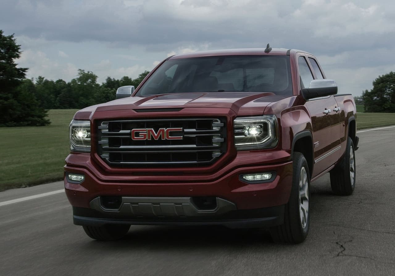 <h3 class="cms-H3-H3"><b>5. GMC Sierra 1500</b></h3>
<b> </b>
<br>
<br>
<b>Precio promedio en octubre de 2020:</b> $38,750
<br>
<br>
<b>Diferencia en dólares con respecto a octubre de 2019:</b> +$6,380
<br>
<br>
<b>Diferencia en porcentaje con respecto a octubre de 2019: </b>+19.7%
