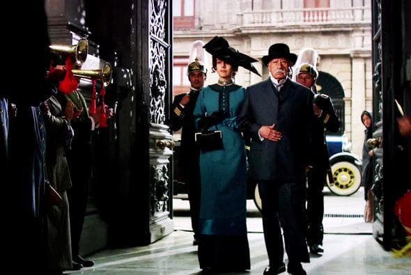 Por sus actuaciones ha recibido una gran cantidad de reconocimientos, como los Premios 'Ariel' y los 'Golden Gate Award'.