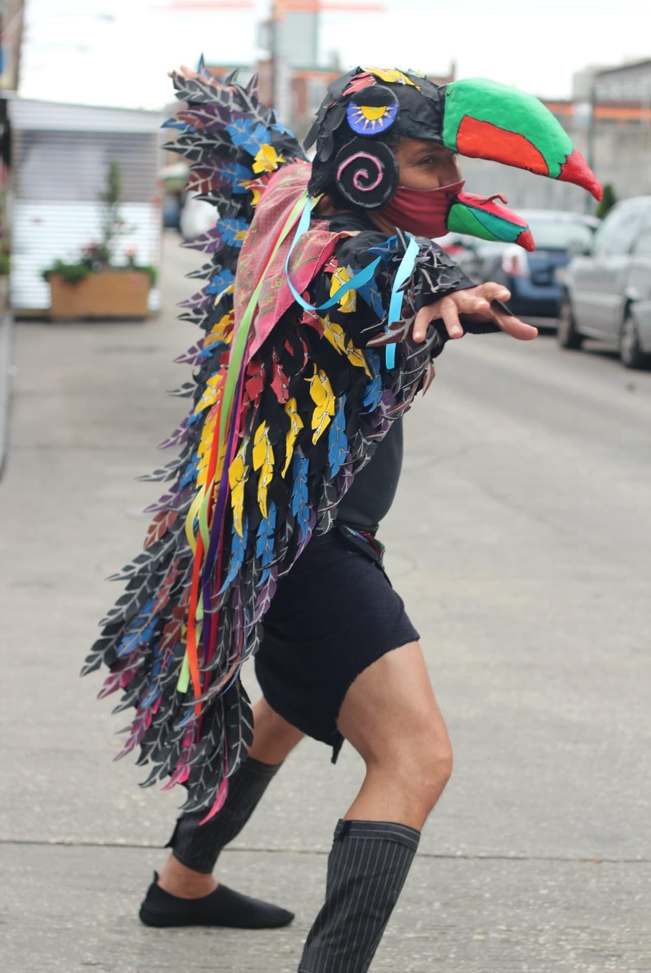 Superhéroes es el resultado un proyecto cultural, educativo y emprendimiento a través de las bellas artes auspiciado por la organización 
<a href="https://www.puentesdesalud.org/" target="_blank">Puentes de Salud.</a>
<br>