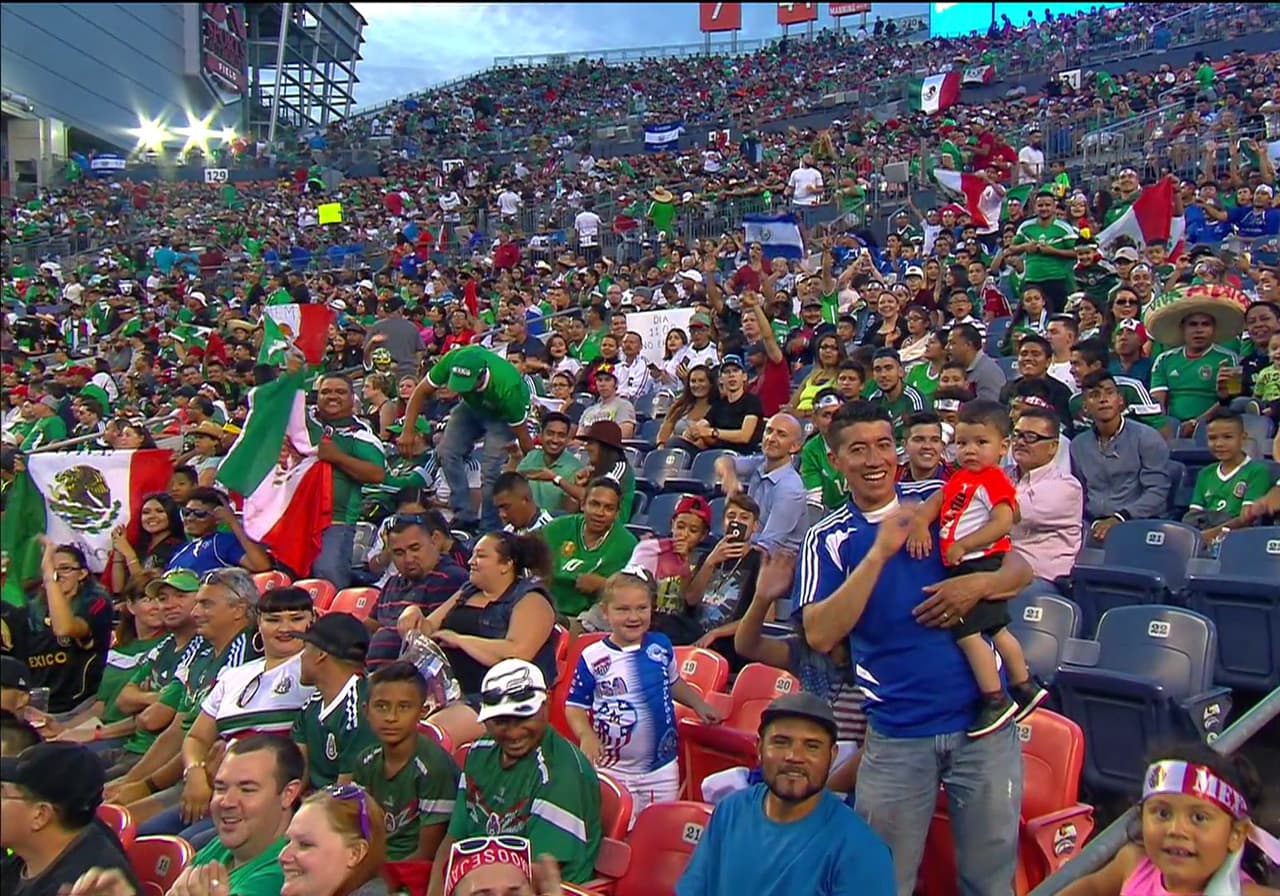 Hubo un ambiente bien familiar en el estadio de Colorado.