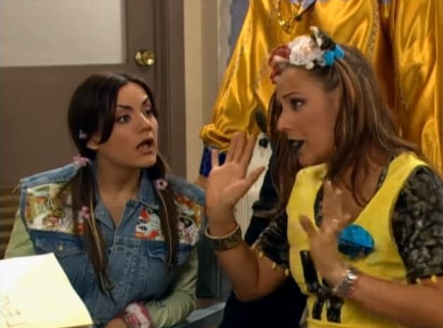 Durante su visita al programa 'Ventaneando' en 2015, Duval afirmó que Lorena de la Garza le llamó para ofrecerle una disculpa por hablar mal de ella, pero fue la propia Lorena quien desmintió las declaraciones hechas por la actriz.