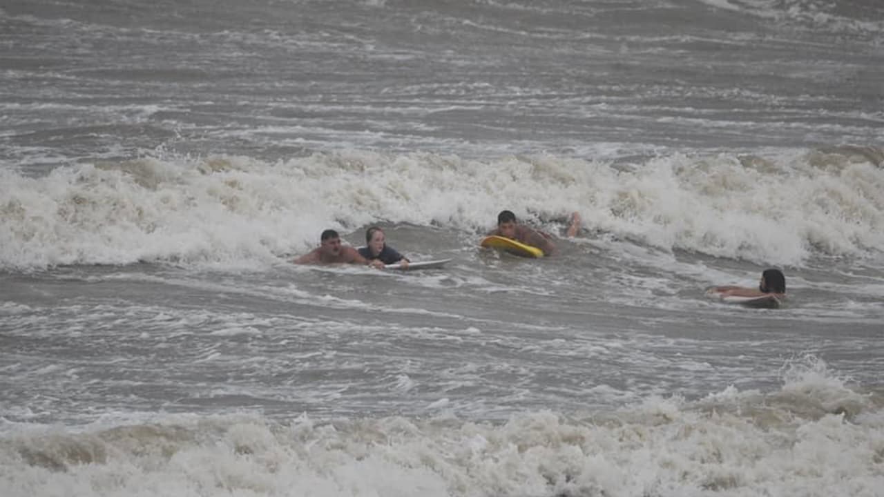 El rescate ocurrió el fin de semana cuando el huracán Hanna impactaba el sureste de
<a href="https://www.univision.com/temas/texas">Texas</a>.