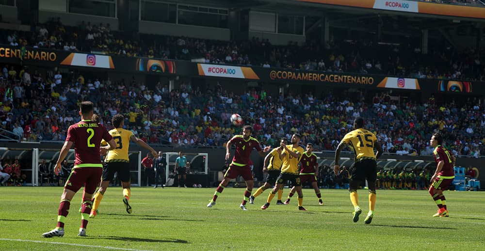 Pero el tiro de Watson se estrelló en el travesaño de la portería.