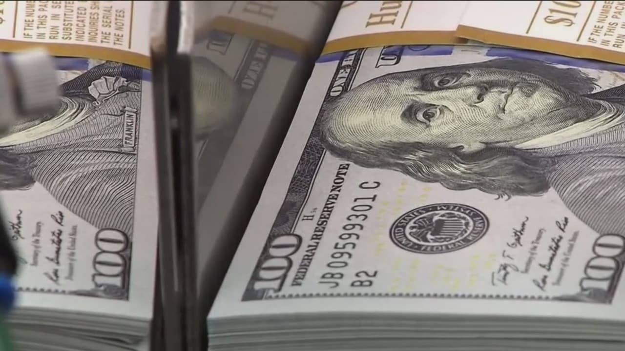 Hispano esperaba recibir $2,200 de ayuda y a pesar de ser ciudadano de EEUU no recibió nada