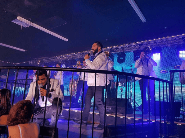 Entre los principales cambios que ha tenido, es el de los vocalistas que han sido parte de la banda.