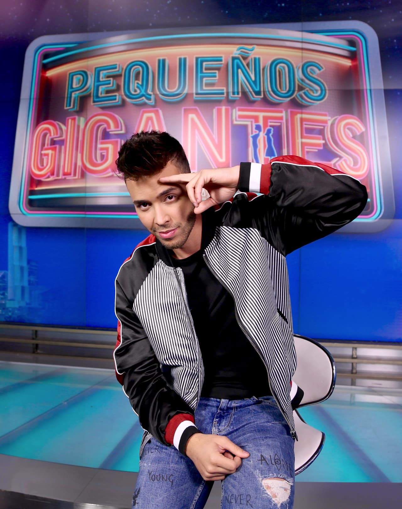 ¿Lo reconociste? Se trata nada menos y nada más de 
<b>Prince Royce</b>, cantante, compositor, productor discográfico y juez de 
<b>Pequeños Gigantes USA</b>.