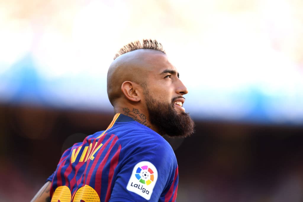 Mediocampista: Arturo Vidal (20.8 millones de dólares del F.C. Bayern Múnich al F.C. Barcelona)