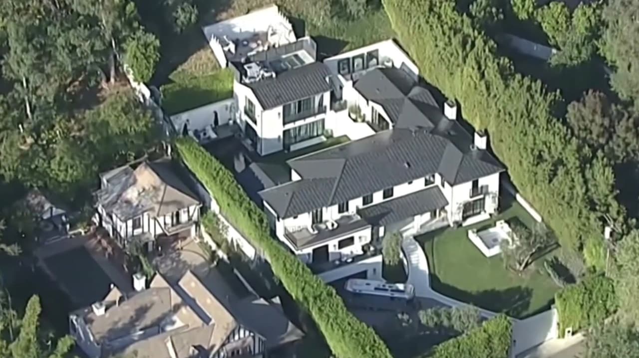 Detienen a presunta responsable de disparar contra la casa de Rihanna en Los Ángeles