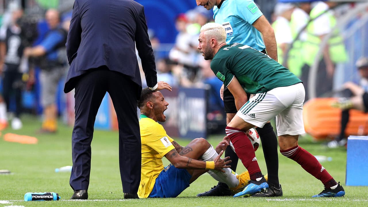 Miguel Layún afirma que Neymar es llorón y le metería un cabezazo