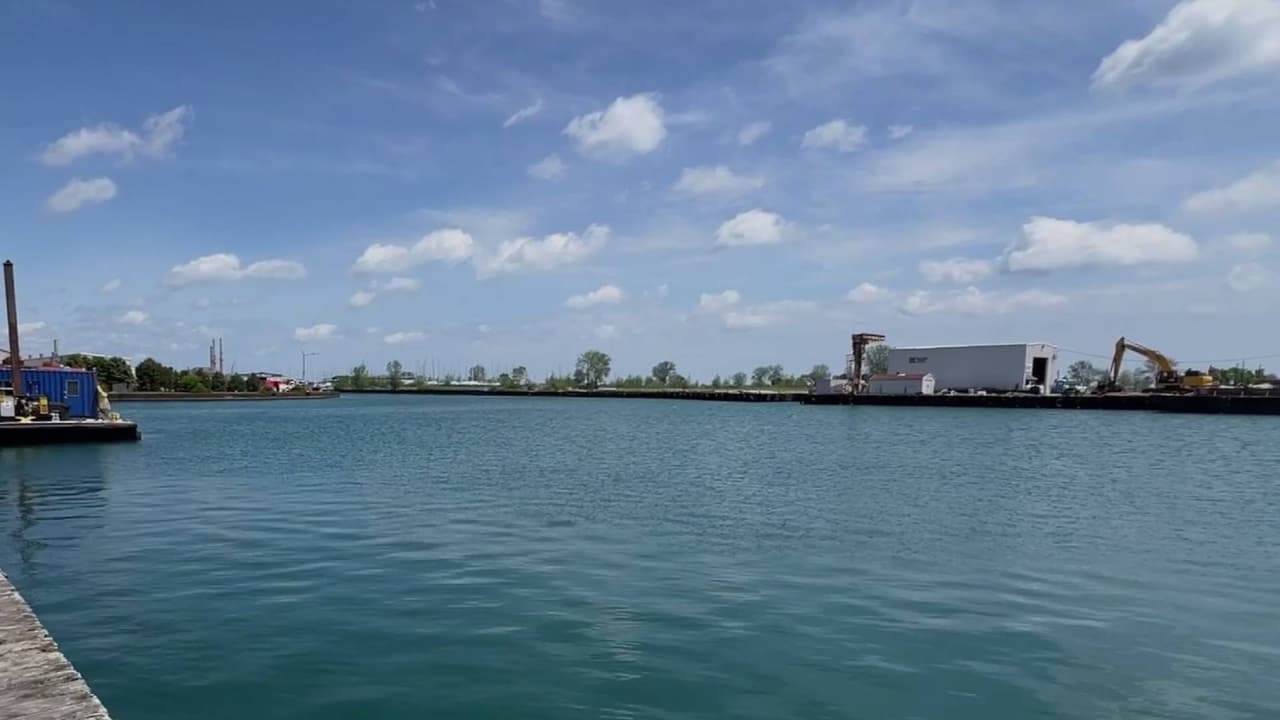 Adolescente muere en Lago Michigan: advierten riesgos antes de apertura de playas en Waukegan
