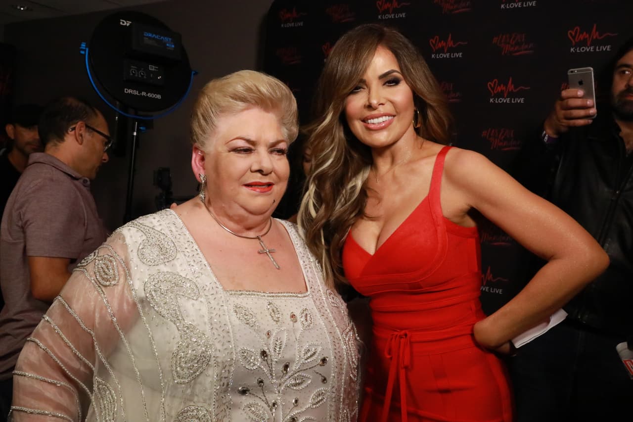 Así fue el inesperado encuentro entre 
<b>Paquita La Del Barrio</b> y 
<b>Gloria Trevi</b> durante el concierto 
<b>K-Love Live #LasQueMandan,</b> en la ciudad de Los Ángeles.