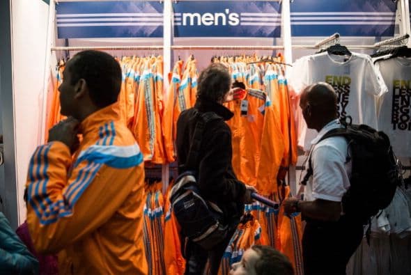 Los primeros en salir serán los maratonistas elite (los que corren en menos tiempo) que portarán un ribete rojo.