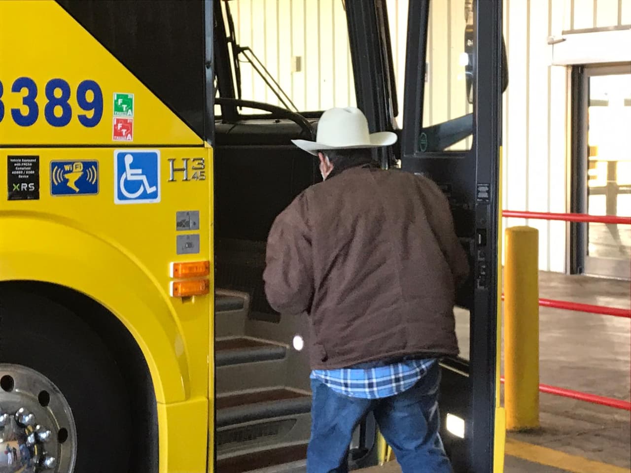 No es recomendable viajar pero si lo tiene que hacer por razones esenciales debe tomar en cuanta algunas recomendaciones.