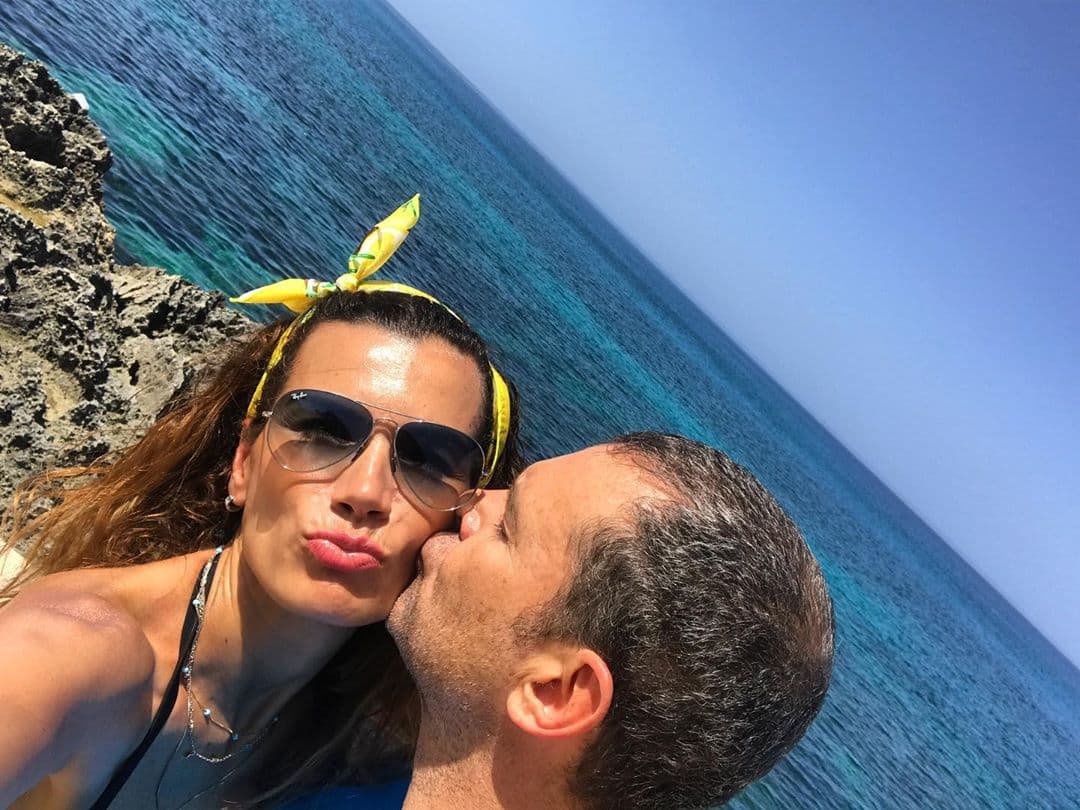 El mar fue el sitio ideal para la "escapadita de novios", así lo mencionó la actriz Cristina Bernal a través de las redes sociales.