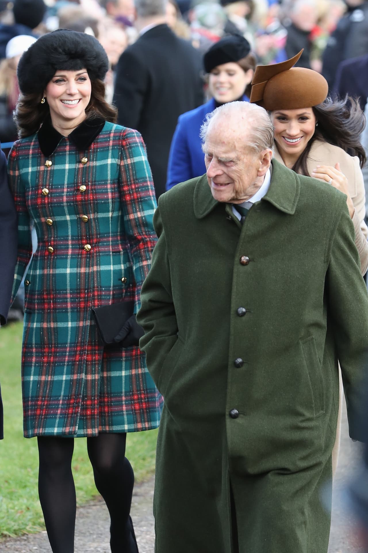 Felipe de Edimburgo también se saltó los servicios del domingo de Pascua el año pasado, antes de someterse a una cirugía de
<b>reemplazo de cadera</b>.