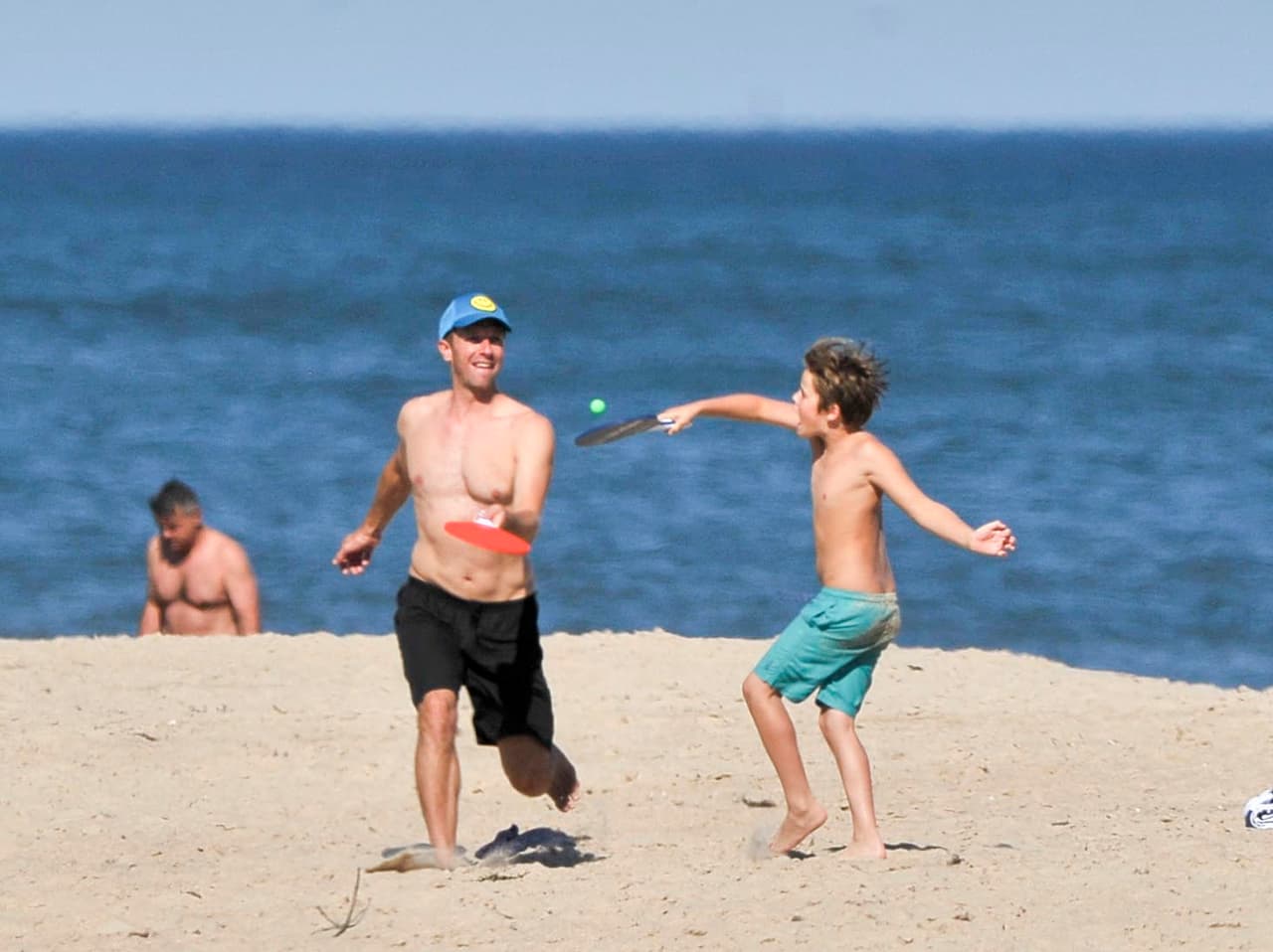 Gwyneth Paltrow y Chris Martin pasan bello día en los Hamptons.