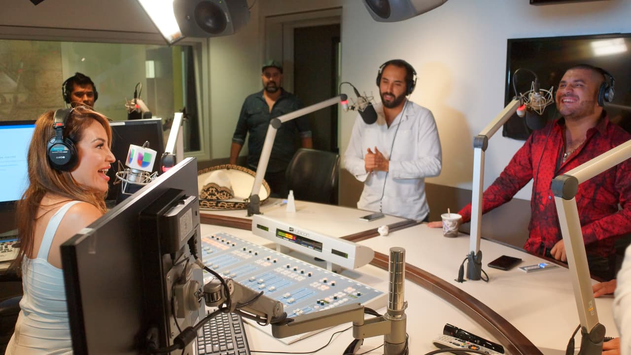 El Komander llegó al Free-guey show y hablo de sus nuevos proyectos.