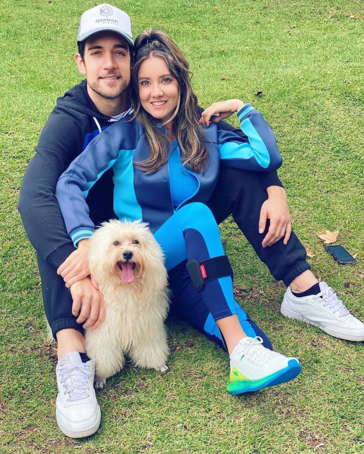 Ya en 2019 habían tomado la decisión de
<b><a href="https://www.facebook.com/LaRedCaracol/videos/346877986308596" target="_blank">acabar con su relación por asuntos "personales"</a></b>, según le dijeron a La Red Caracol en julio de 2020. Pero se reencontraron en marzo del mismo año, cuando Daniella comenzó a ser atendida por los médicos ante los dolores que estaba presentando en la zona abdominal.
<br>