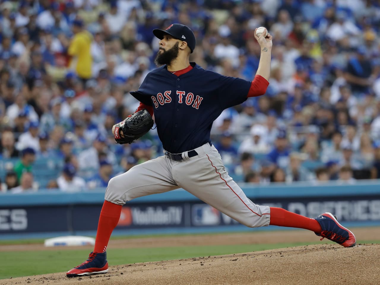 No fue sino hasta la cuarta entrada que Price retiró en orden una entrada. Dominó a Manny Machado, Max Muncy y a Yasiel Puig, por fin transitó sin mayores líos.