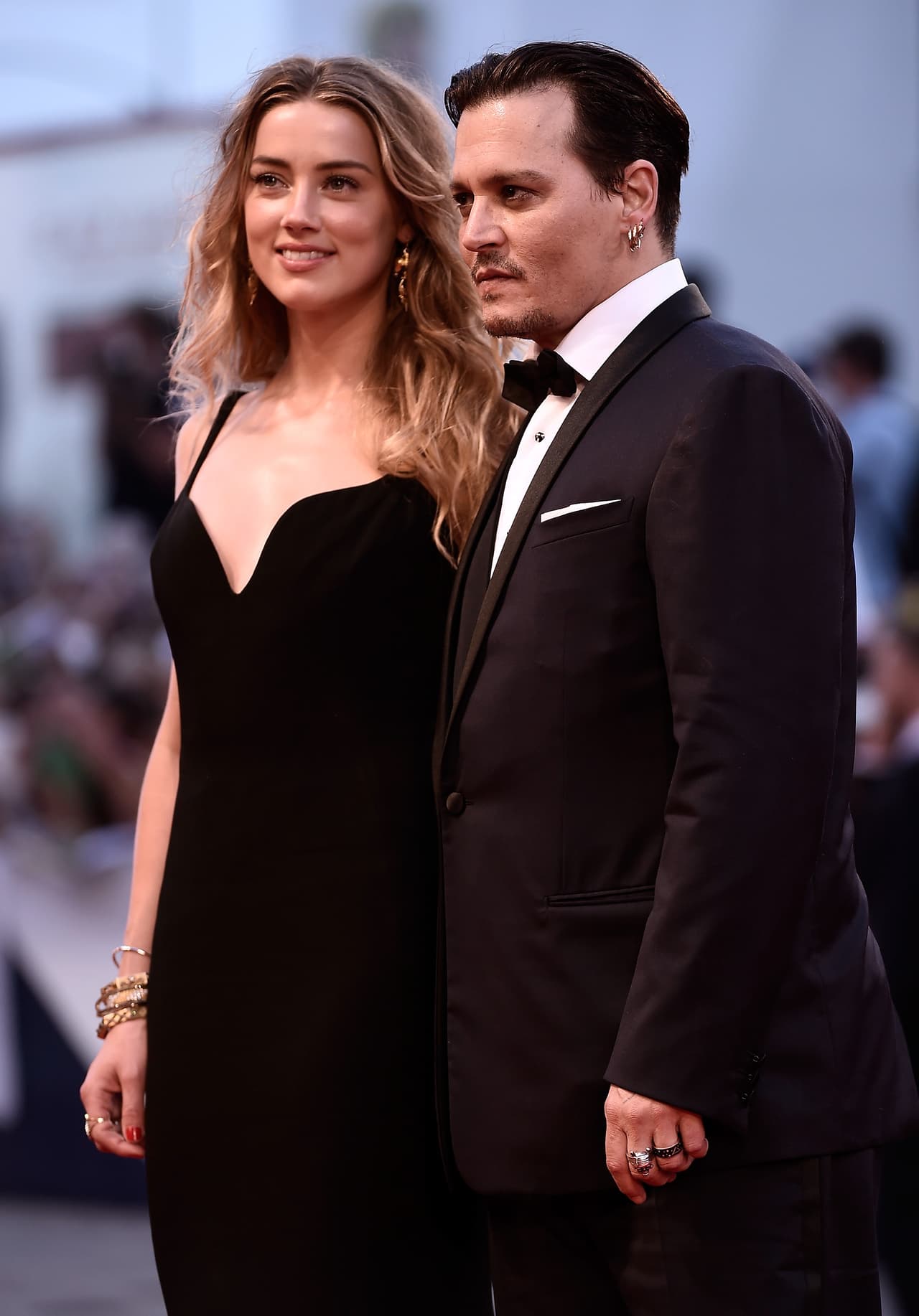 Lucieron sonrientes y muy enamorados.