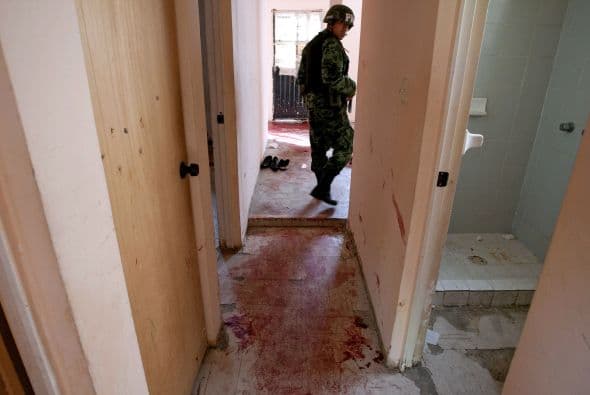 Pero las bandas de narcotraficantes no solo se han asesinado entre ellas; la población civil ha sido también víctima.