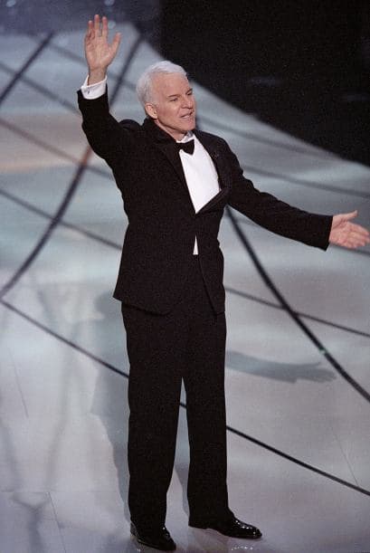 Se nota que Steve Martin ha sido uno de los favoritos para llevar las riendas del evento ya que en el 2003 lo vimos apropiarse del escenario en la entrega del "scar.