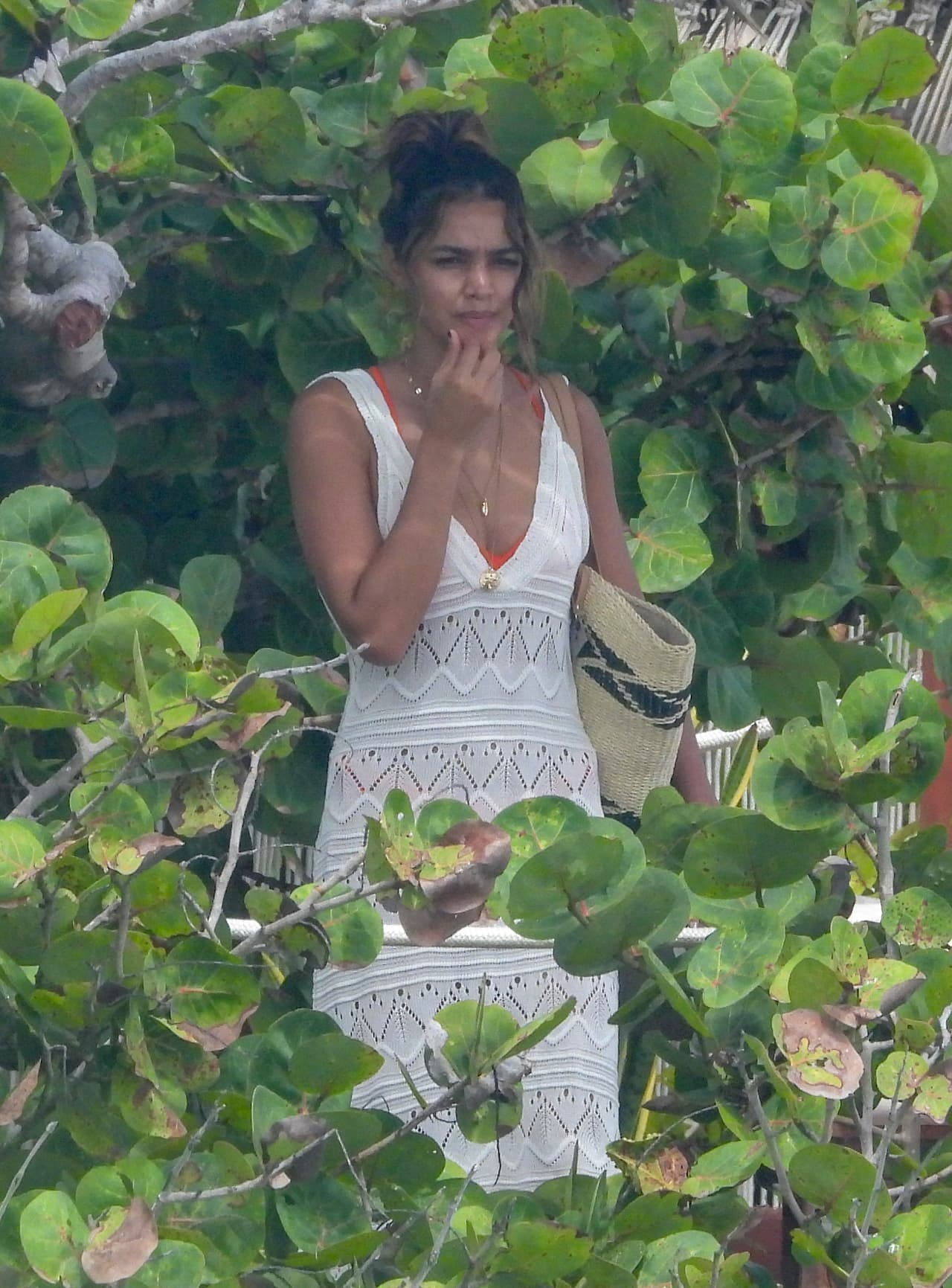 Hace un par de años que no se le conoce de manera pública una relación. En una entrevista que ofreció el año pasado, confesó que había tenido "una cita con alguien de Instagram", después de meses de hablar y
<i> </i>ver sus historias.