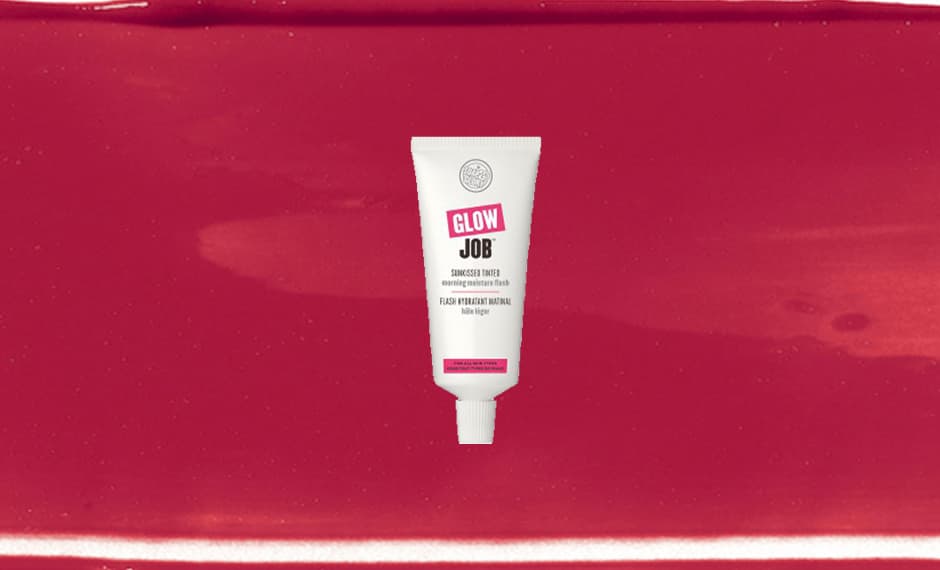 7. GLOW JOB, Soap & Glory, 
<a href="http://www.soapandglory.com/us/">Soap & Glory</a>, $10 dólares | Un humectante con color que al instante le da a tu piel un tono dorado con destellos brillante. Funde sus micro perlas suavemente para verte muy hot. 
<br>