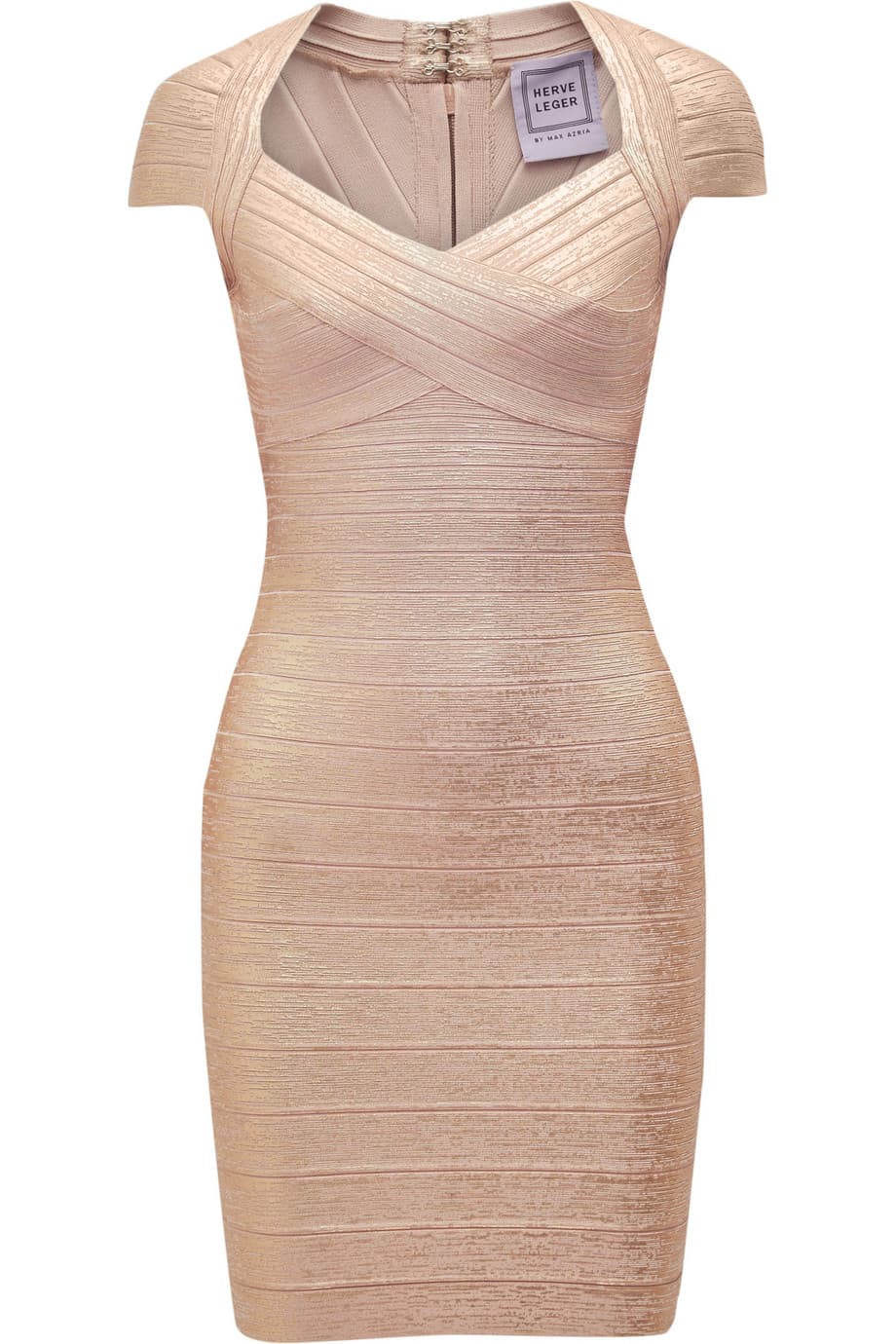 El rosa enaltece igual a las rubias que a las morenas y combina bien con tonos duros como el negro o el fucsia o con unos más suaves como el gris o el camel. Por eso, si ya tienes un 
<i>little black dress </i>en tu clóset este será el fin de semana para ir en búsqueda de uno rosa. (Hervé Léger)
<br>