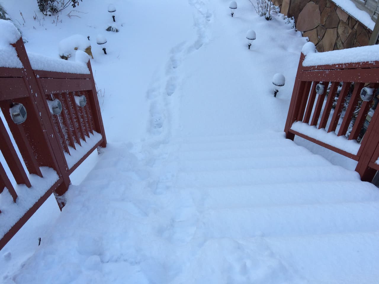 Residentes del norte de Arizona y personas que tengan planeado viajar al norte, deben tener precaución porque los caminos se encuentran muy resbalosos.