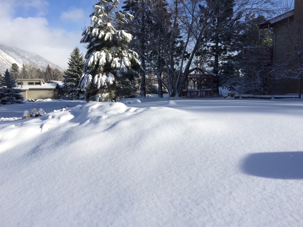 Residentes del norte de Arizona y personas que tengan planeado viajar al norte, deben tener precaución porque los caminos se encuentran muy resbalosos.