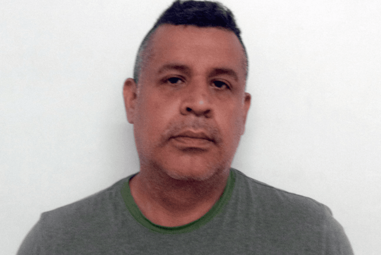 En NJ bajan a hispano del Mercedes-Benz por no pagar 204 peajes