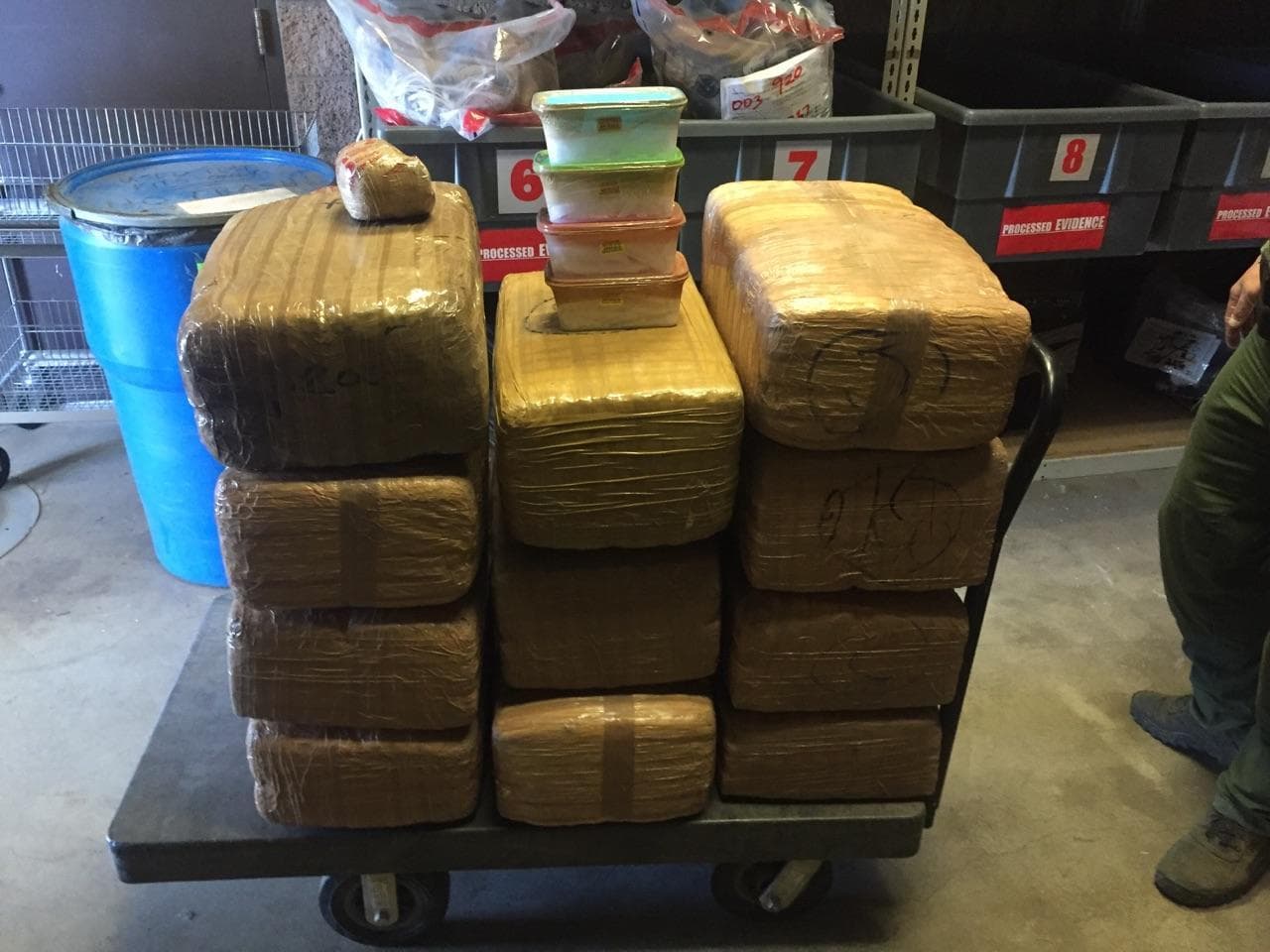 Uno de los últimos decomisos de marihuana, el cargamento fue abandonado por los contrabandistas al verse descubiertos por las autoridades.