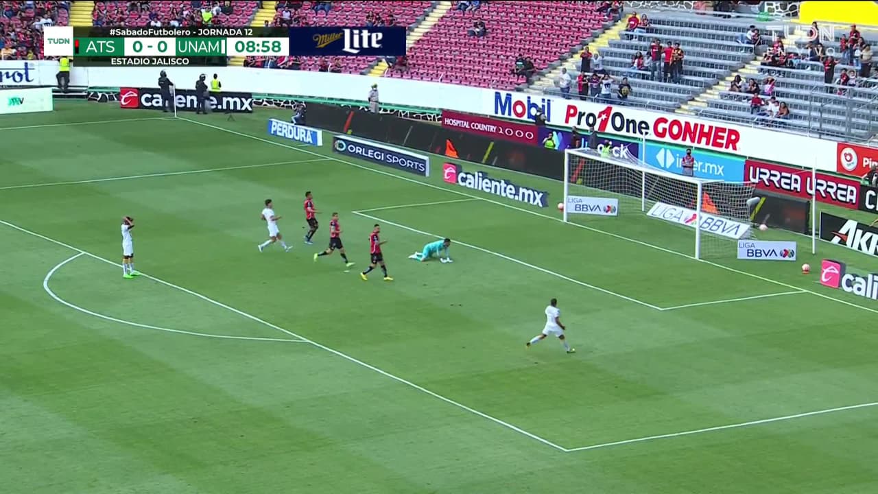 ¡TIRO ATAJADO! disparo por Diogo.