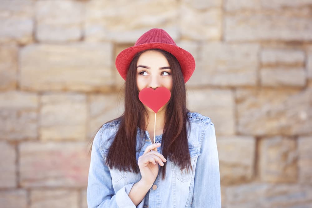 <b>SAGITARIO</b>
<br>Con un gran amor por su familia y amigos, los Sagitario tienen un corazón muy grandote, lleno de buena vibra y emoción para ir a explorar el mundo entero, conocer a muchas personas y experiencias y compartir lo mejor que tienen con los demás.