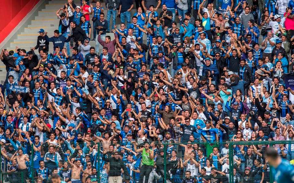 Aficionados albiazules también son de cuidado pues han sido partícipes de algunas tirfulcas tanto dentro como fuera de los estadios.