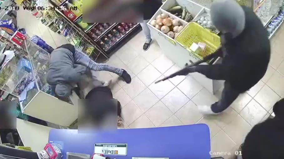 "Obligaron a clientes y empleados a tirarse al suelo": buscan a sospechosos de robo a carnicería en Houston