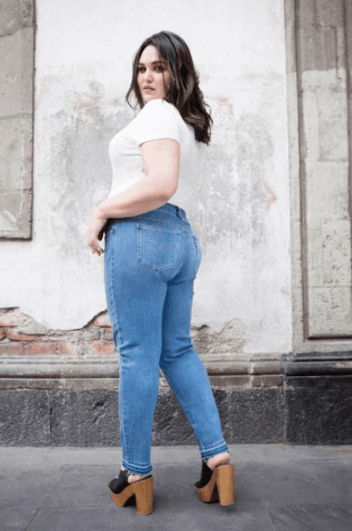 Así es como esta guapa y talentosa mexicana ha puesto en alto el nombre de las chicas curvy.