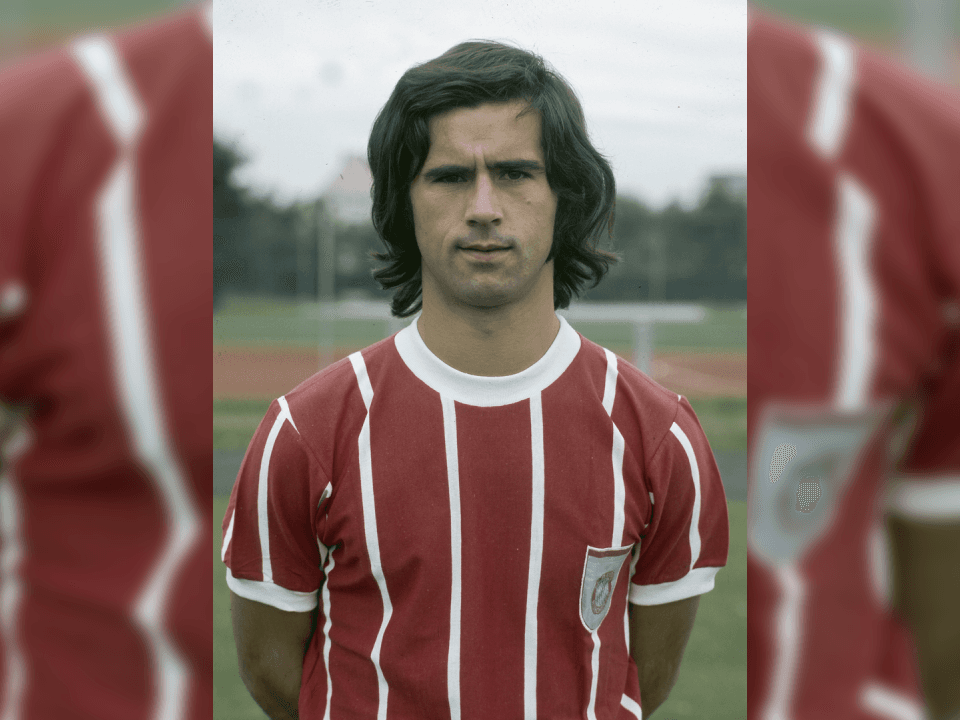 Gerd MüllerCómo olvidar a uno de los máximos goleadores en la historia del futbol. ‘El Torpedo’ Müller, uno de los máximos anotadores del Bayern Münich de la década de los 70 que marcó época en la Bundesliga.
