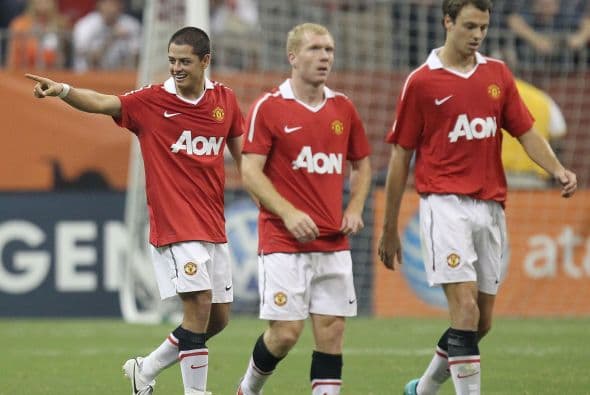 Javier “Chicharito” Hernández debutó con el Manchester United en la edición del 2010, en una tarde soñada para el mexicano, ya que no solo debutó sino que anotó gol, el primero de muchos junto a cracks como Paul Scholes y el búlgaro Dimitar Berbatov.