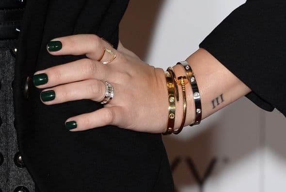 Eso sí, opta por los tonos oscuros si asistes a un evento de noche.