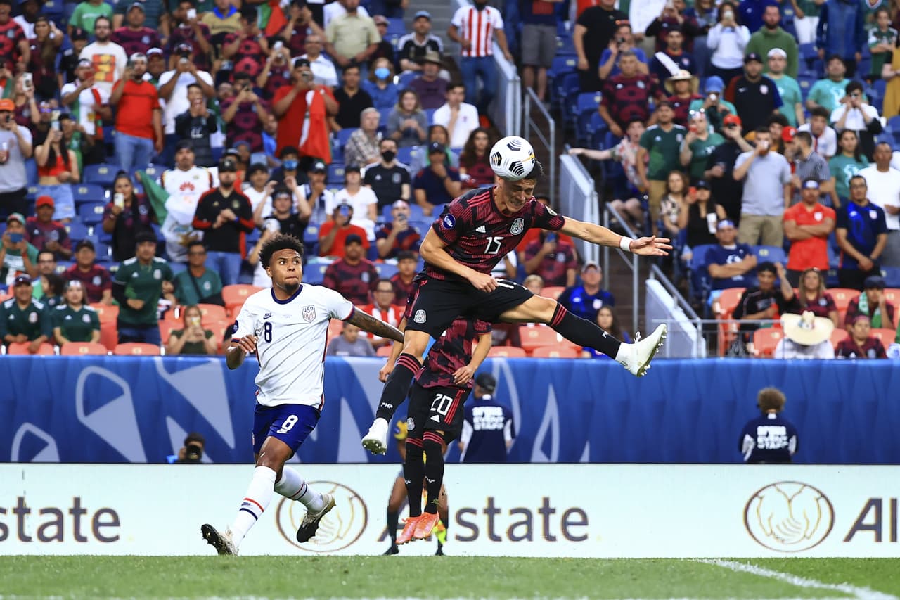 Héctor Moreno marcó gol dee cabeza, pero fue anulado por fuera de juego muy cerrado, era el 0-2.