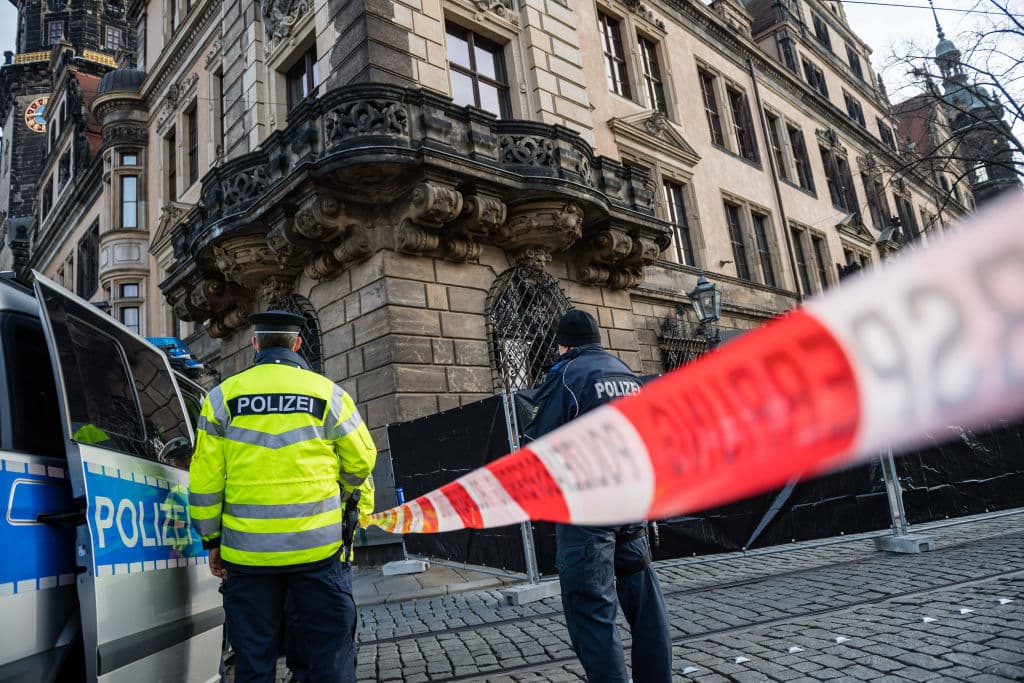 Hallan a un menor que desapareció hace más de 2 años en el clóset de un hombre investigado por pedofilia