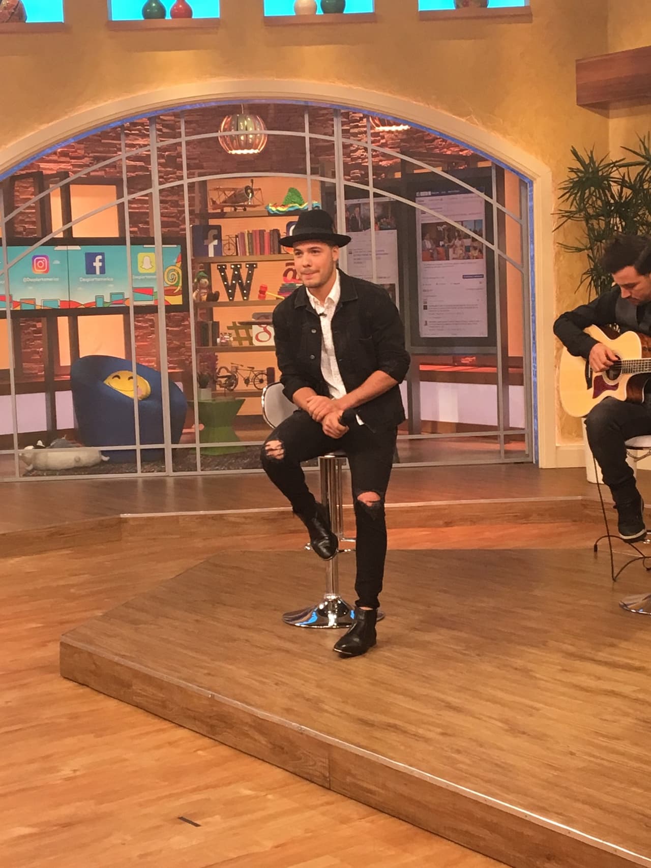 William cantó en vivo en homenaje a Joan Sebastian.