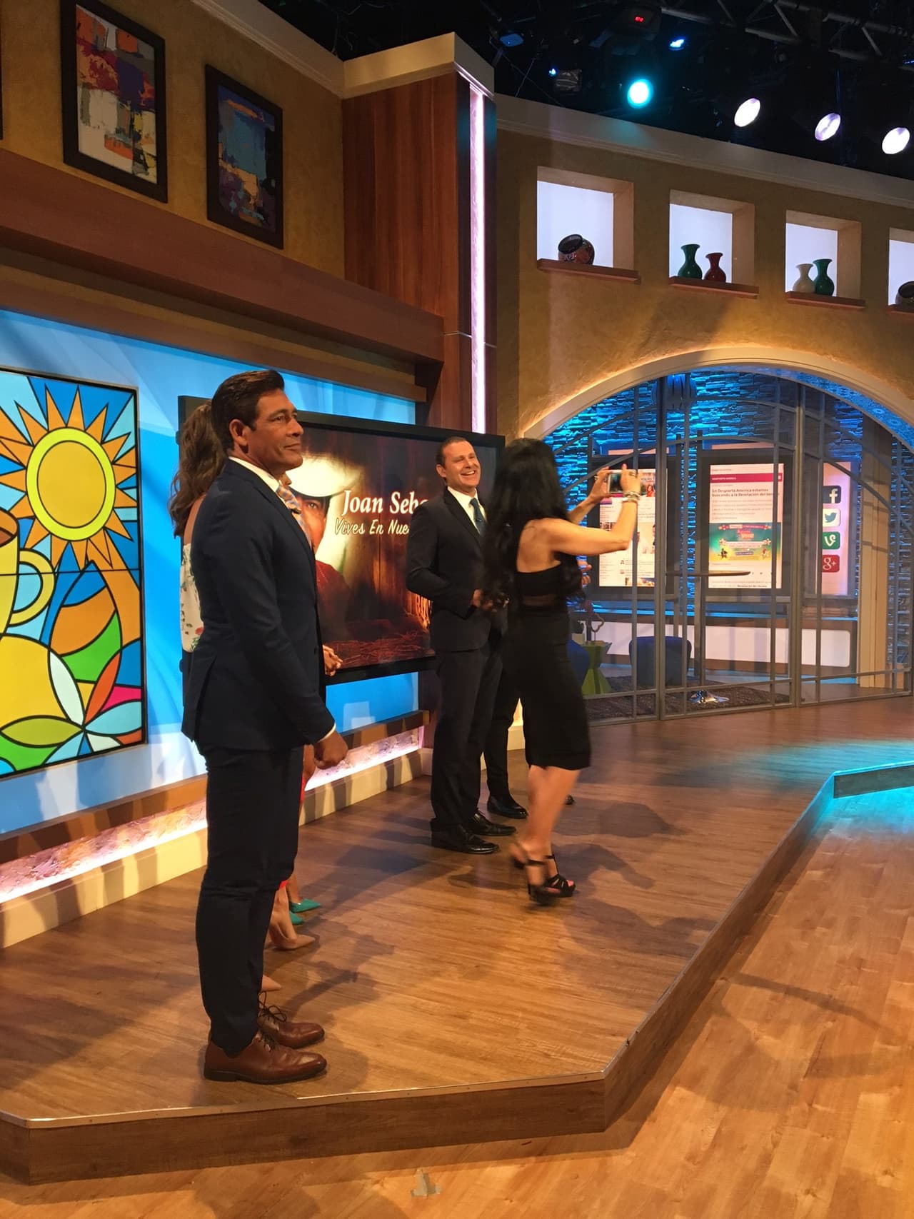 Maribel no puede estar más orgullosa de su hijo Julián.