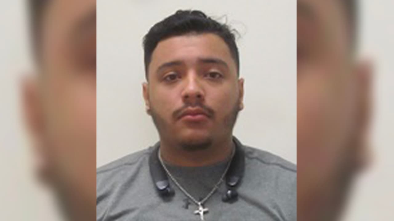 Buscan a hombre acusado de agresión sexual contra un menor en Houston