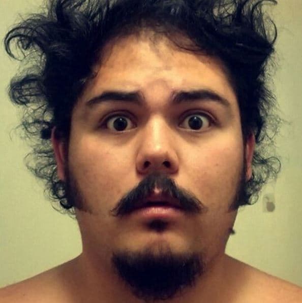 Tenía 7 años cuando ingresó al CEA infantil de Televisa. Tan sólo llevaba dos meses estudiando cuando le llegó su primera oportunidad al ser elegido para realizar un casting y darle vida al personaje de Lucas.