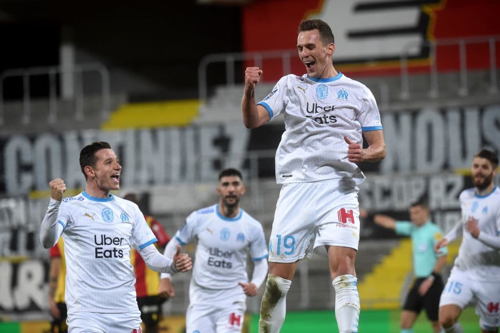 Lens igualó el marcador ante Marsella, quien ganaba por goles de Thauvin y Milik, pero Sotoca y Facundo Medina le dieron el empate 2-2 en la Jornada 23 de la Ligue 1.