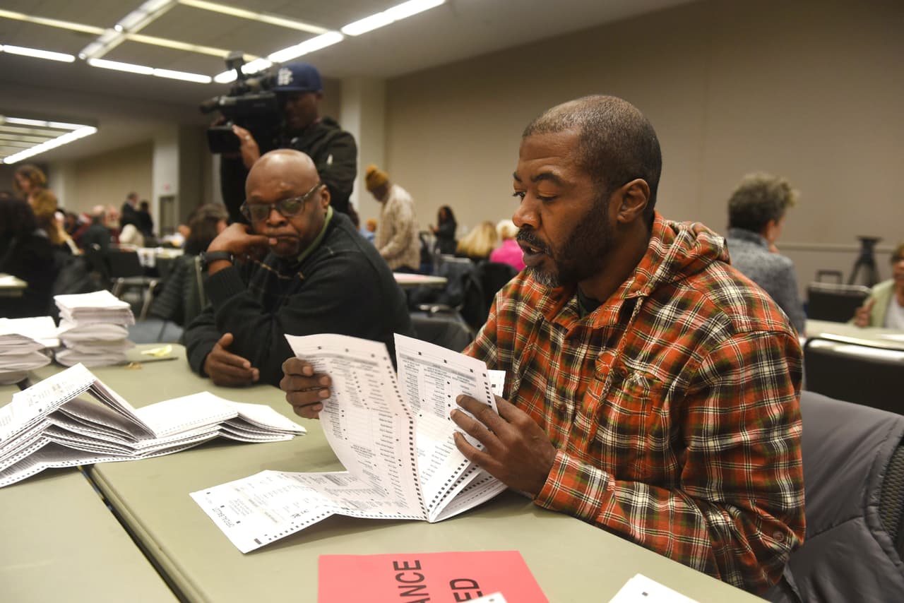 Georgia inicia por tercera vez el recuento de votos tras solicitud del equipo de campaña de Trump