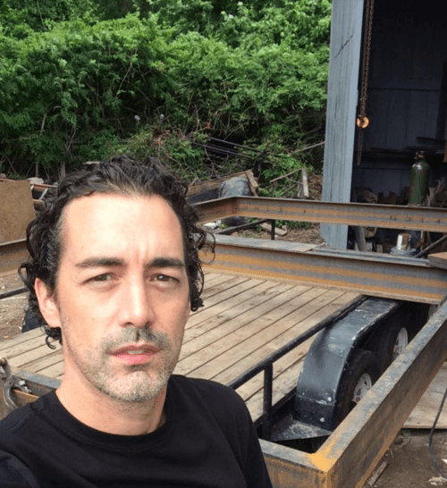 "El propósito de la instalación es crear un diálogo saludable acerca del tema de inmigración", declaró Joseph Guay. El artista explicó que es necesario que la gente pueda ver de cerca las dimensiones del muro que Trump se planea construir para separar a EEUU de México y entender las repercusiones de la obra y la magnitud del problema migratorio en Estados Unidos.